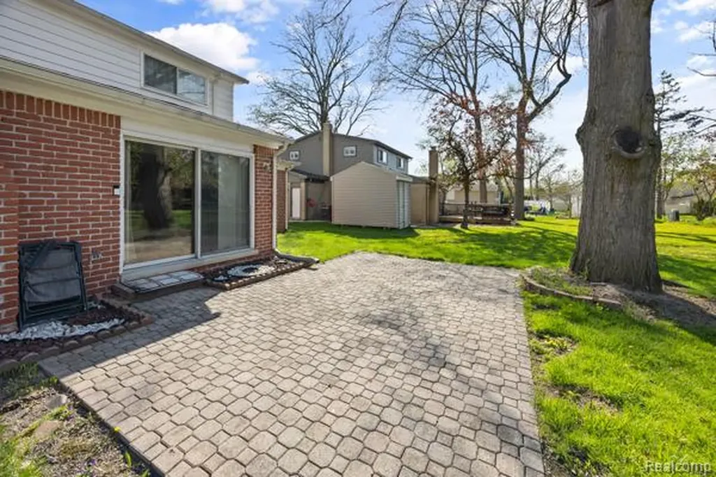 14018 Greentrees Street Riverview City MI 48193