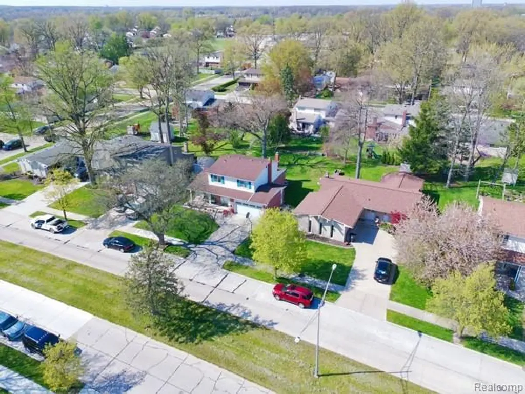 14018 Greentrees Street Riverview City MI 48193
