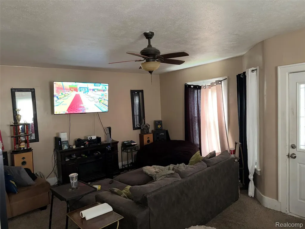 742 Olympia Street SW Grand Rapids City MI 49503