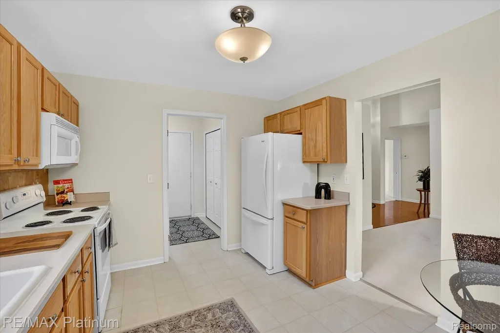 3341 Dewdrop Genoa Township MI 48843