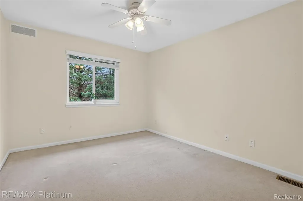 3341 Dewdrop Genoa Township MI 48843
