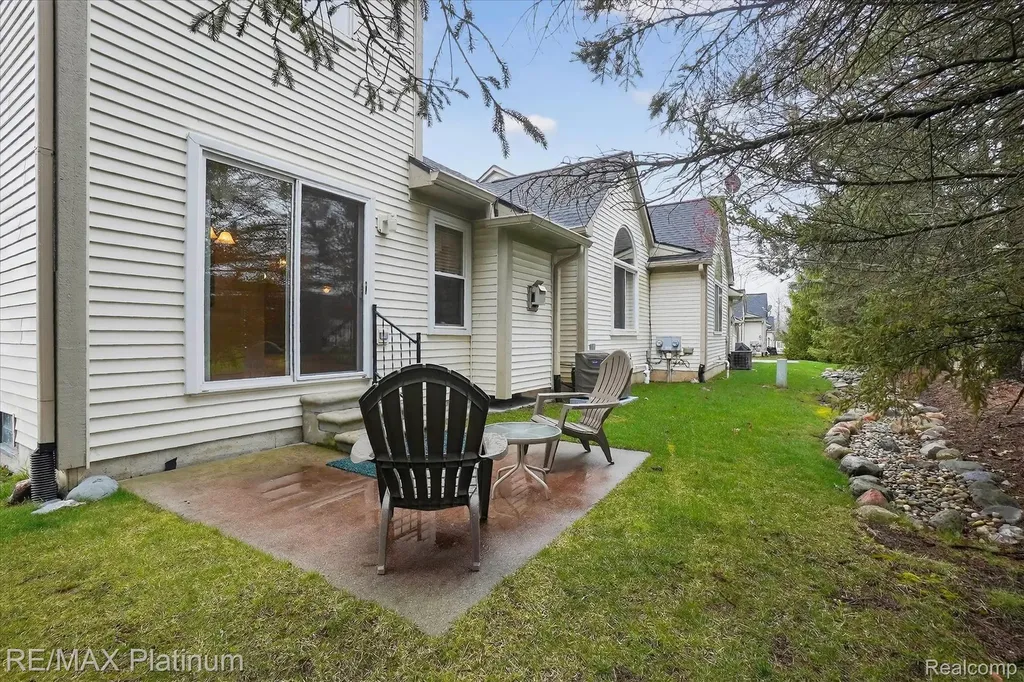 3341 Dewdrop Genoa Township MI 48843