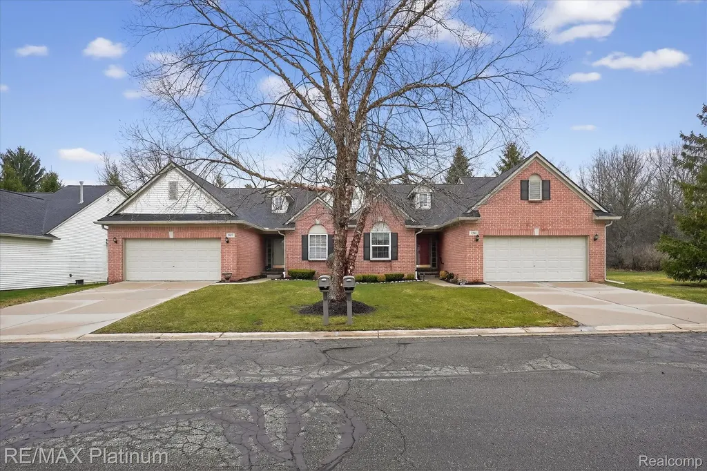 3341 Dewdrop Genoa Township MI 48843