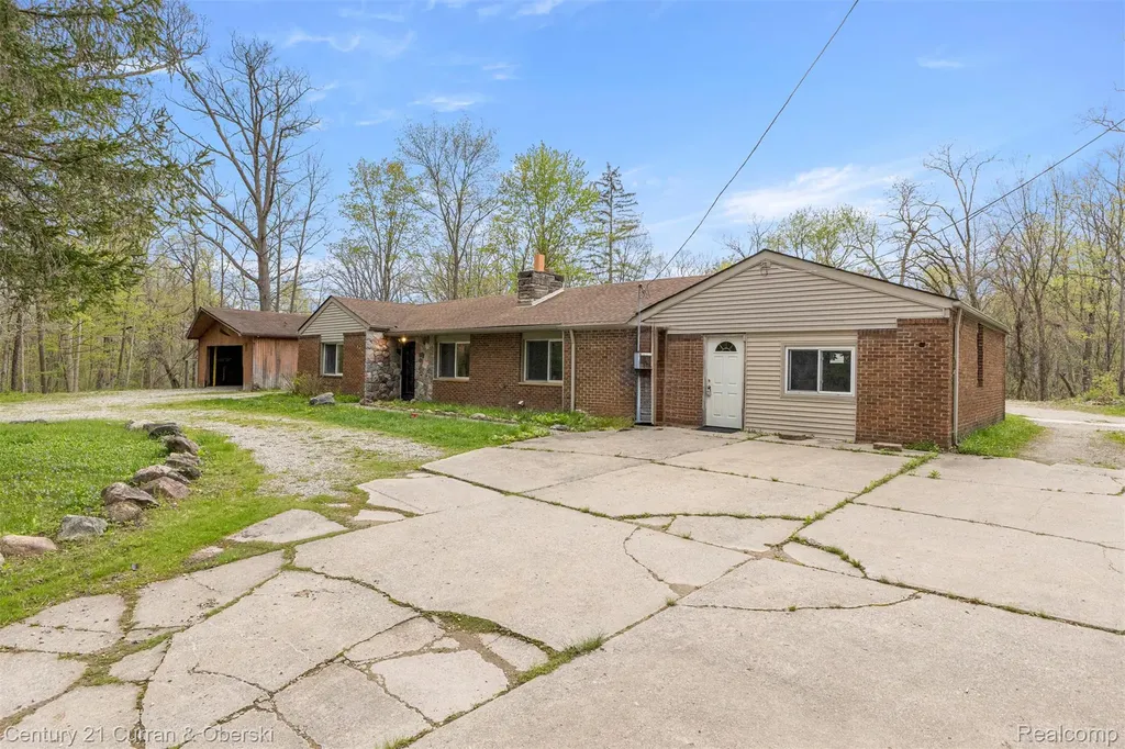 25205 Inkster Road Farmington Hills City MI 48336