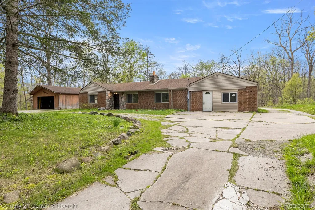 25205 Inkster Road Farmington Hills City MI 48336