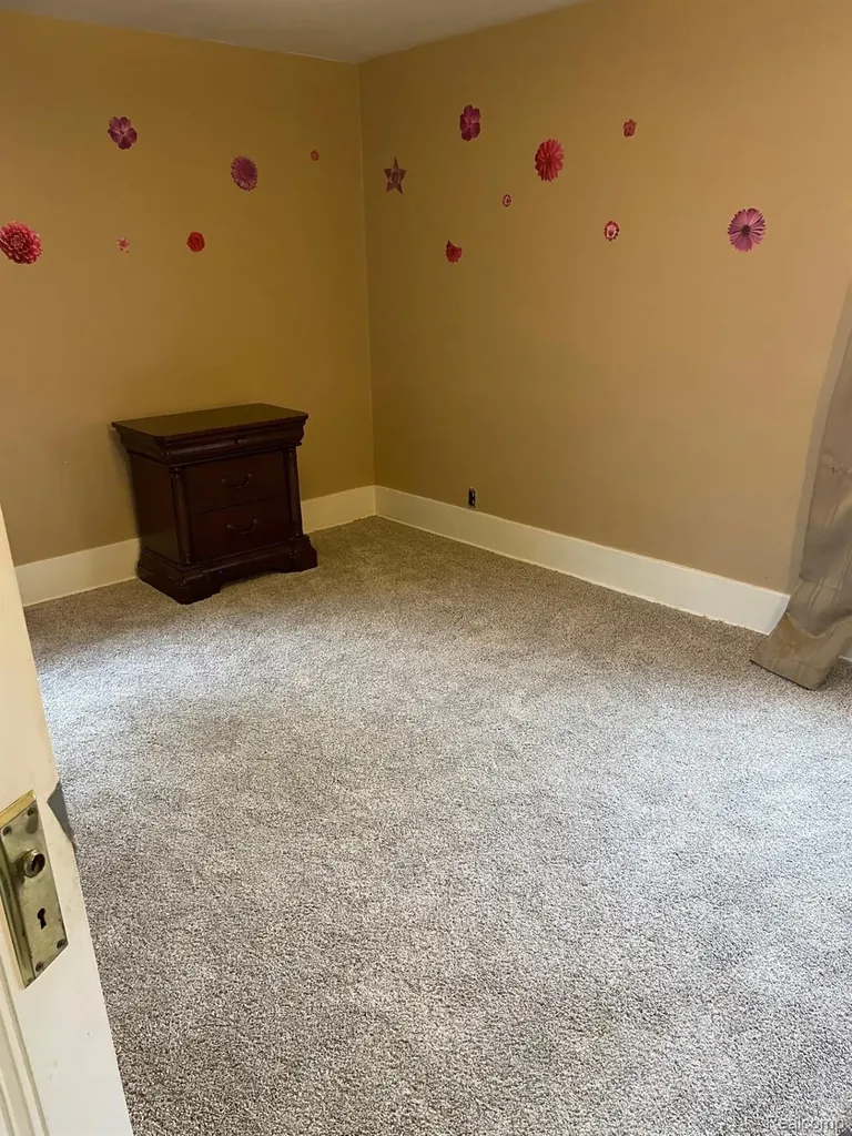 45236 Deshon Street Utica City MI 48317