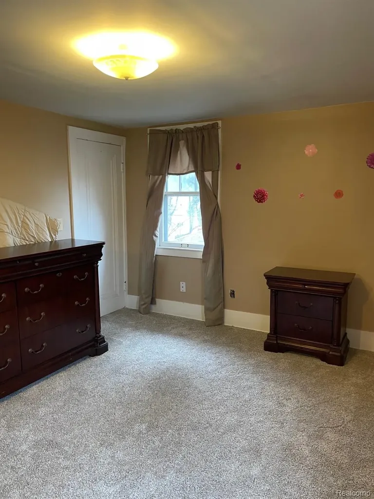 45236 Deshon Street Utica City MI 48317