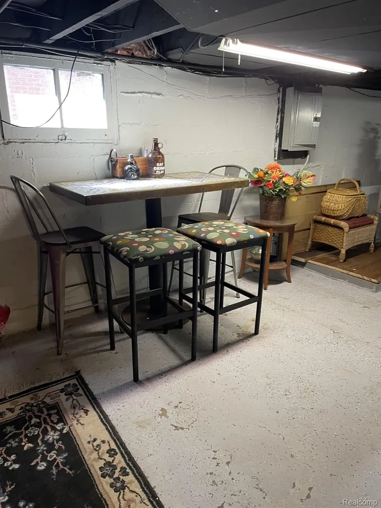 45236 Deshon Street Utica City MI 48317