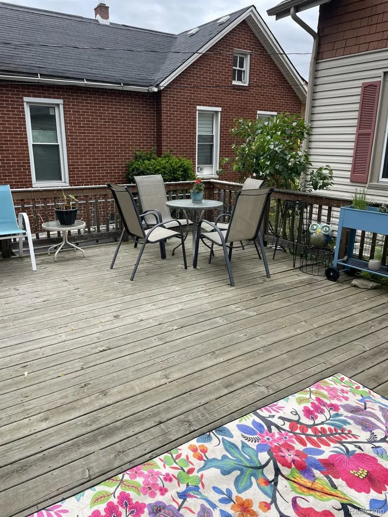 45236 Deshon Street Utica City MI 48317