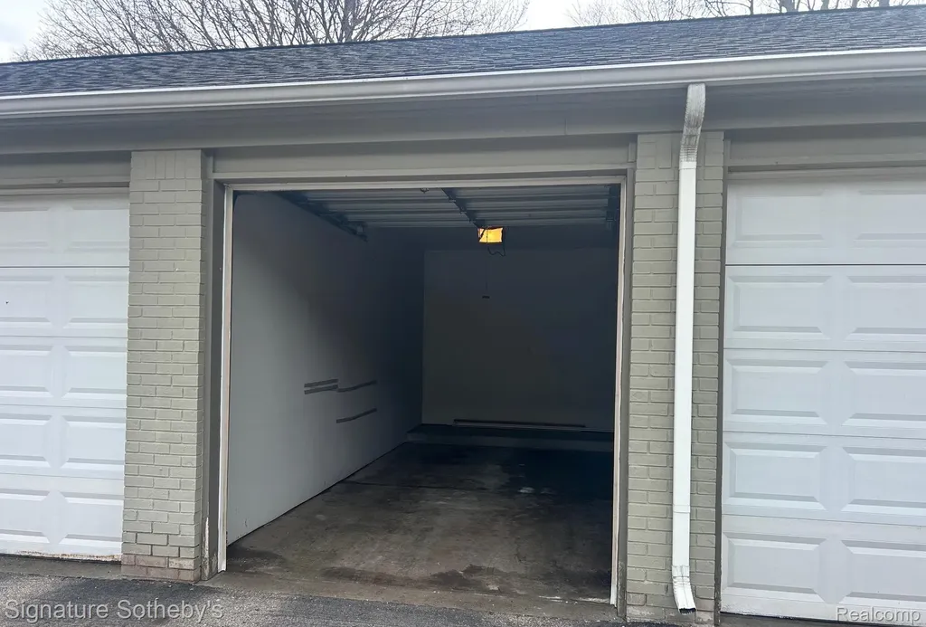 1115 N Old Woodward Avenue Birmingham City MI 48009