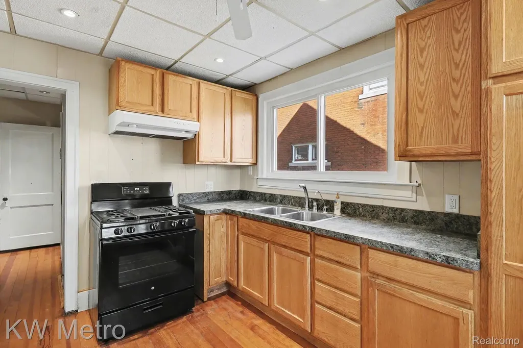 85 Walnut Street River Rouge City MI 48218