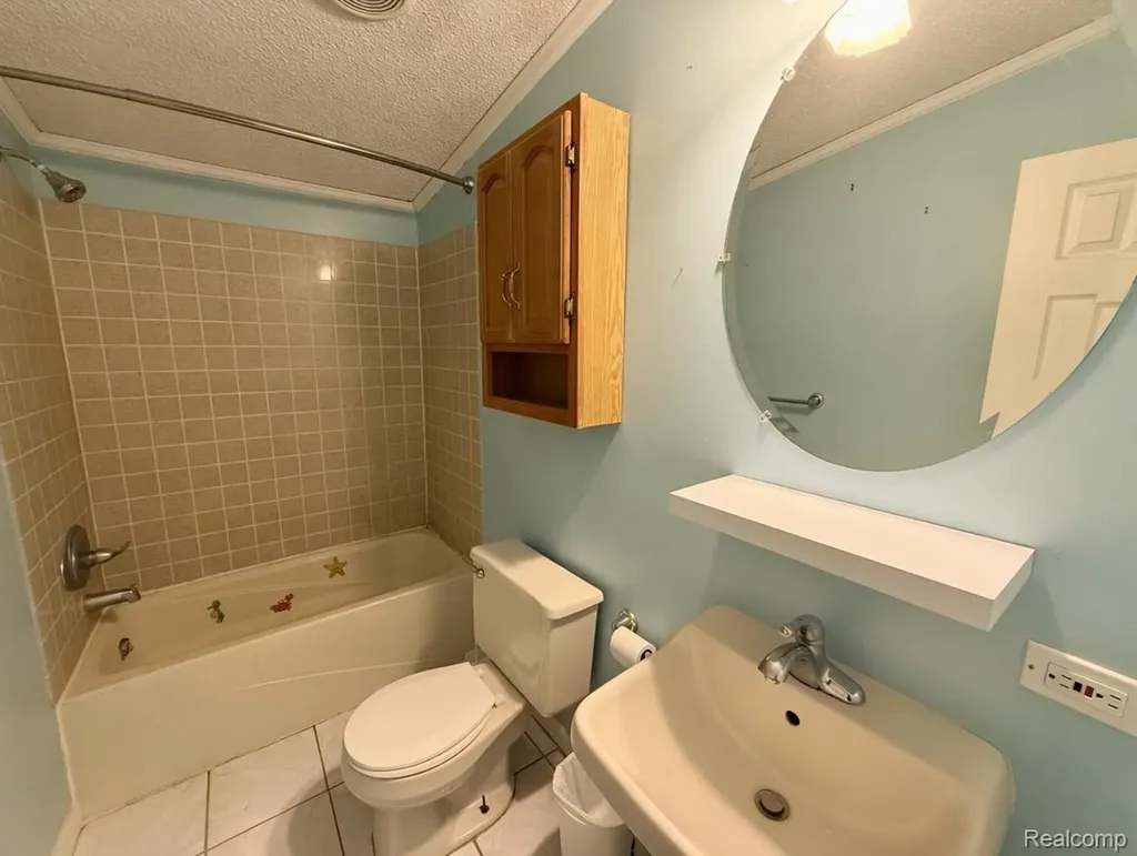 6988 Mckean Ypsilanti City MI 48197