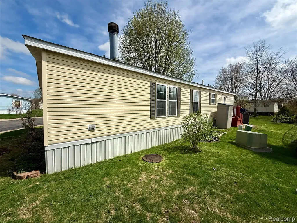 6988 Mckean Ypsilanti City MI 48197