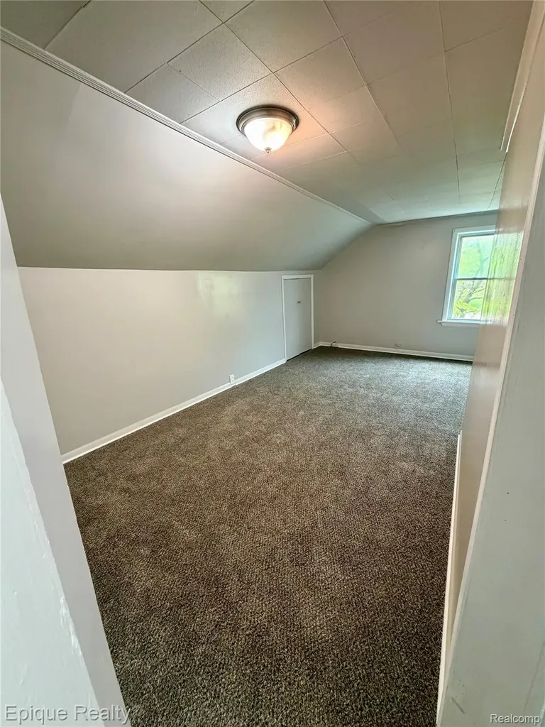 1652 Wisconsin Avenue Flint City MI 48506