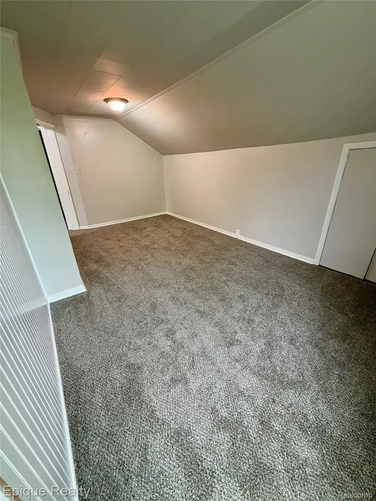 1652 Wisconsin Avenue Flint City MI 48506