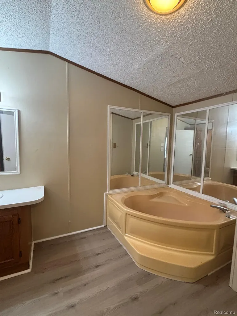 1478 Coachlight Lot 68 Flint City MI 48532