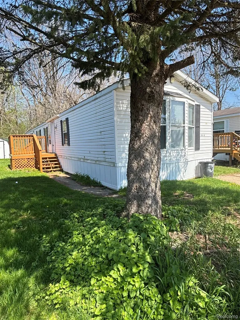 1478 Coachlight Lot 68 Flint City MI 48532