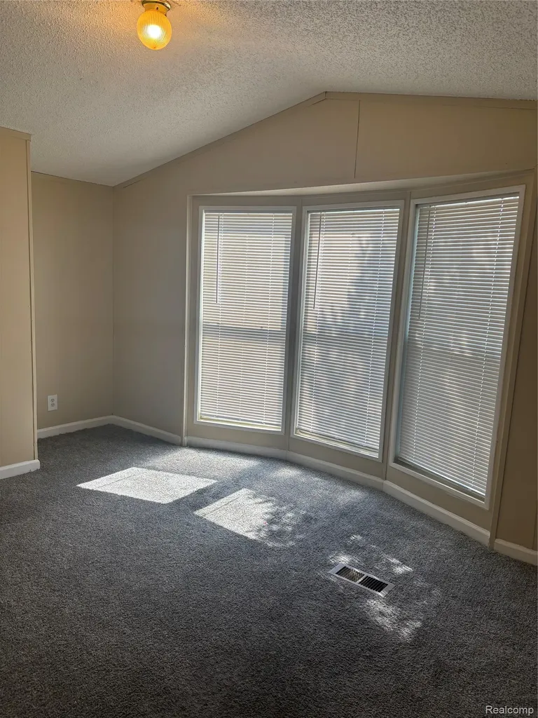 1478 Coachlight Lot 68 Flint City MI 48532
