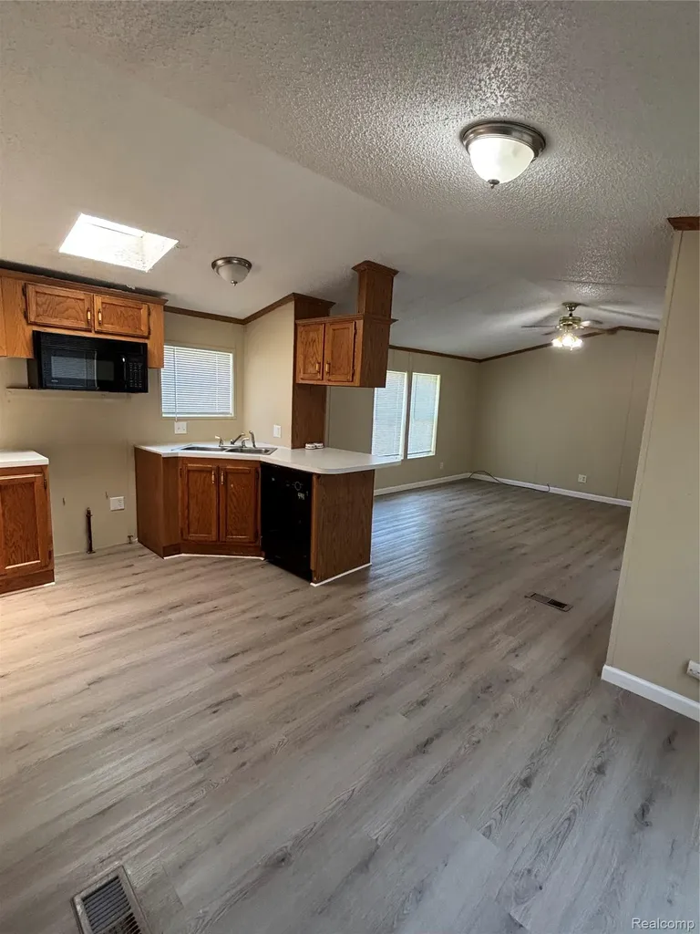 1478 Coachlight Lot 68 Flint City MI 48532