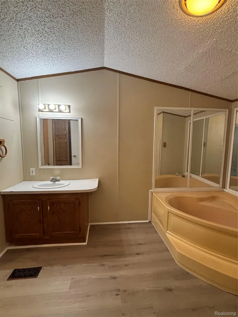 1478 Coachlight Lot 68 Flint City MI 48532