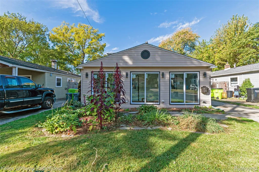 27425 Townley Street Madison Heights City MI 48071