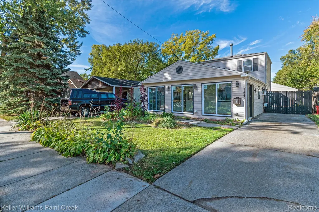 27425 Townley Street Madison Heights City MI 48071