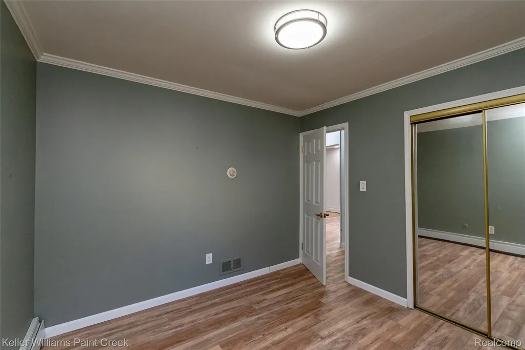 27425 Townley Street Madison Heights City MI 48071