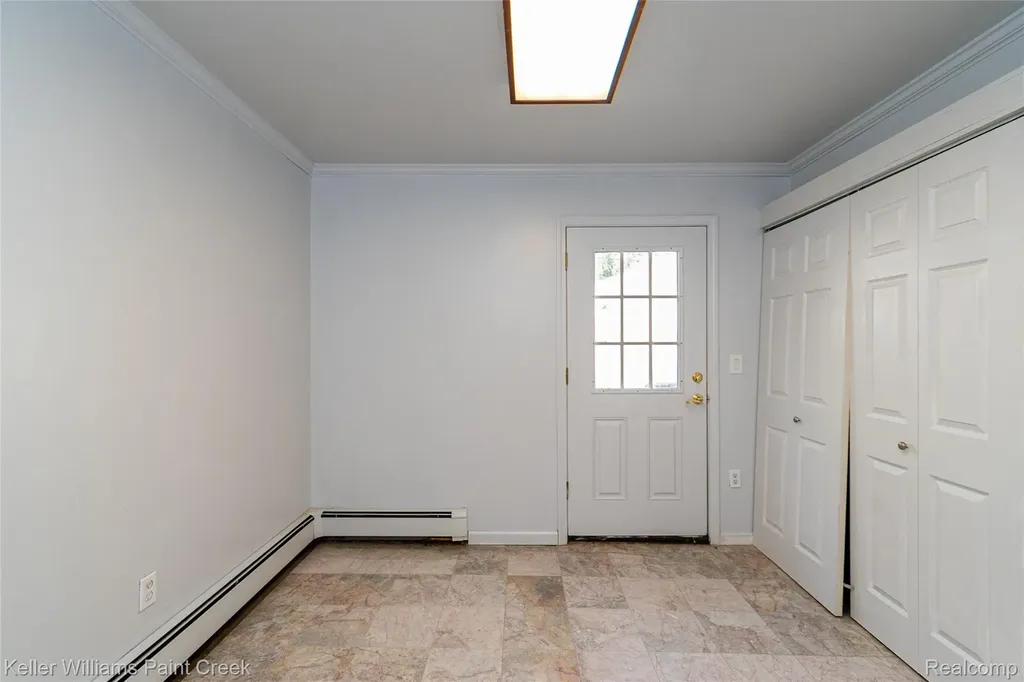 27425 Townley Street Madison Heights City MI 48071