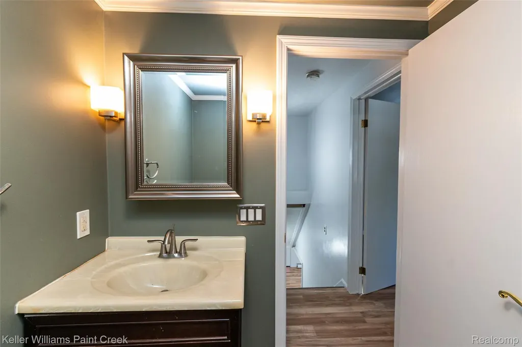 27425 Townley Street Madison Heights City MI 48071