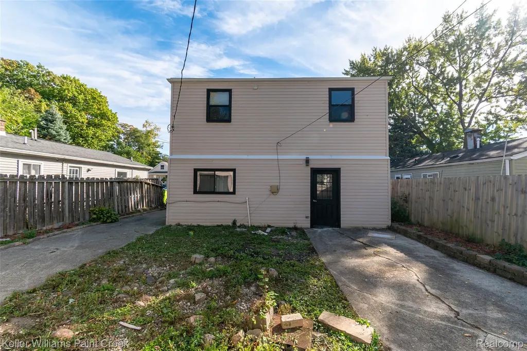 27425 Townley Street Madison Heights City MI 48071