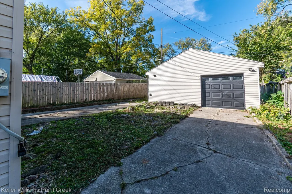 27425 Townley Street Madison Heights City MI 48071