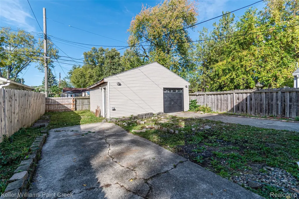 27425 Townley Street Madison Heights City MI 48071