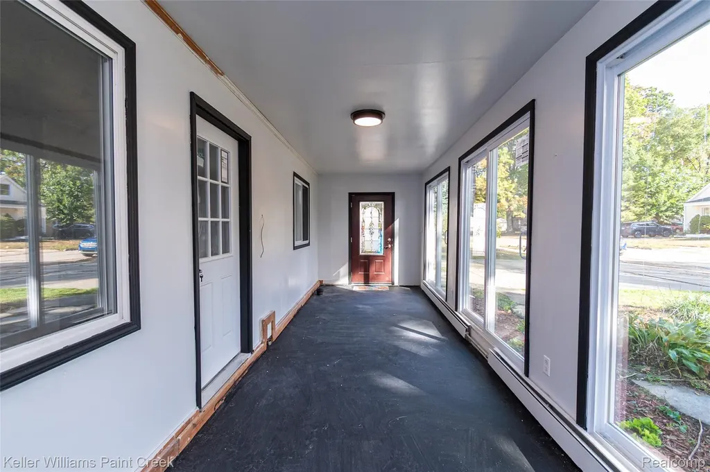 27425 Townley Street Madison Heights City MI 48071