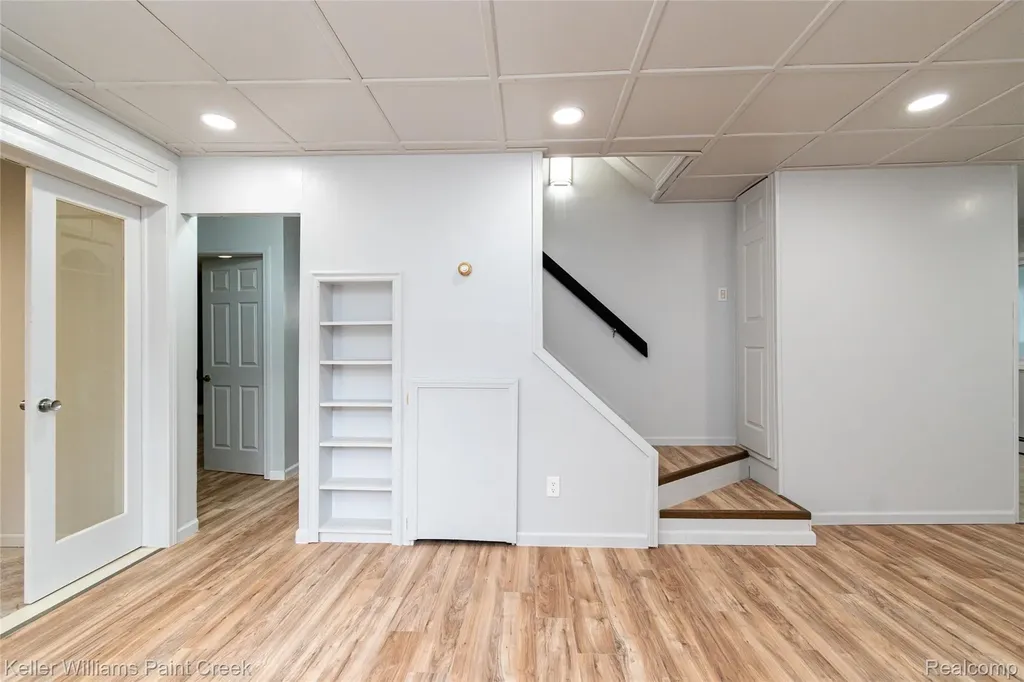 27425 Townley Street Madison Heights City MI 48071