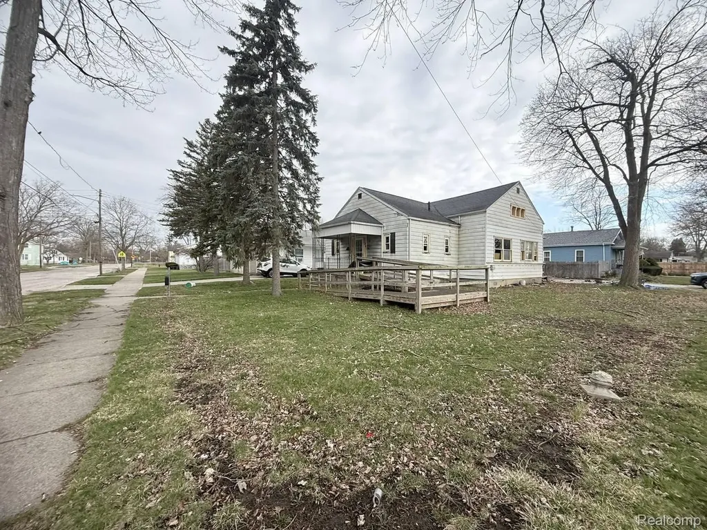 704 Vermont Street Saginaw City MI 48602
