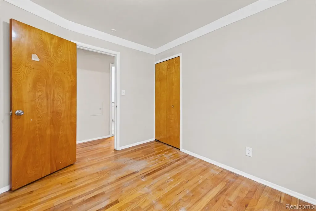 28298 Marcia Avenue Warren City MI 48093