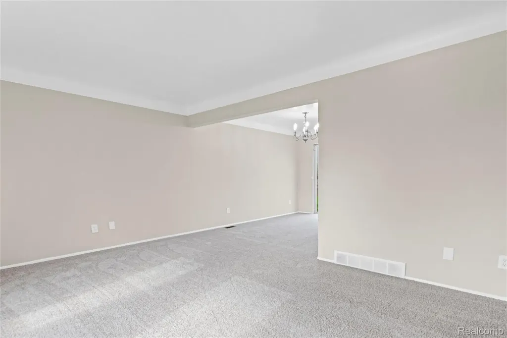 28298 Marcia Avenue Warren City MI 48093