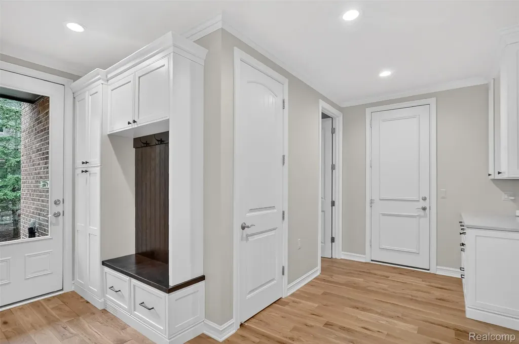 1867 Lincolnshire Drive Rochester Hills City MI 48309