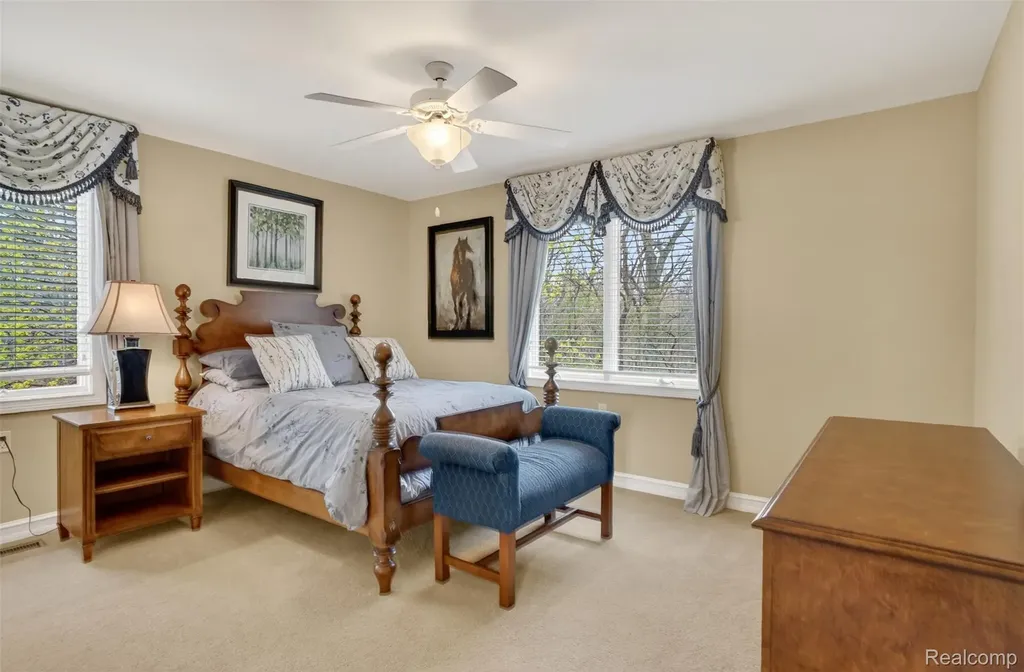 1867 Lincolnshire Drive Rochester Hills City MI 48309