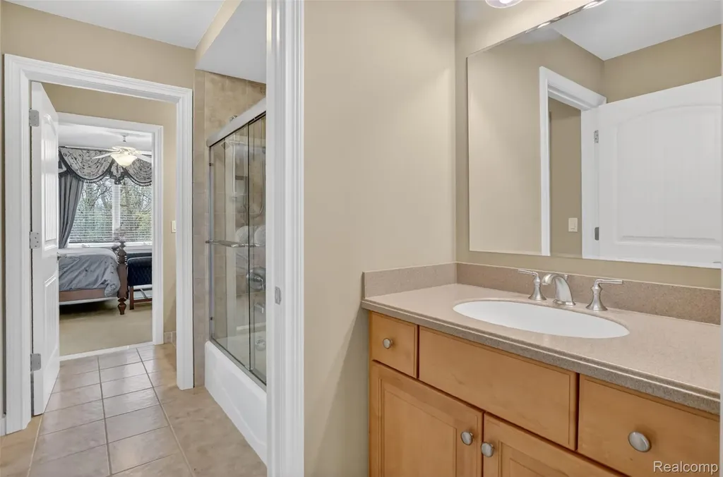 1867 Lincolnshire Drive Rochester Hills City MI 48309