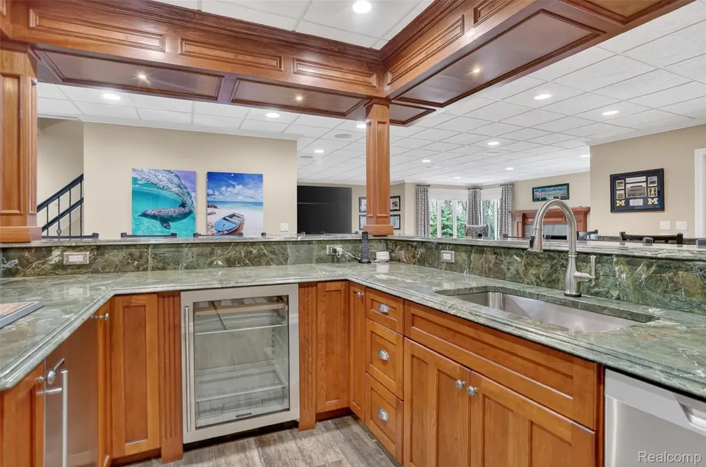 1867 Lincolnshire Drive Rochester Hills City MI 48309