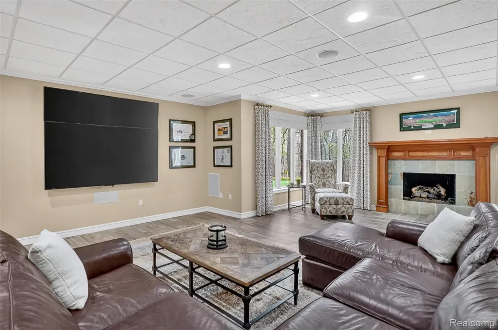 1867 Lincolnshire Drive Rochester Hills City MI 48309