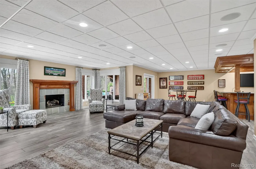 1867 Lincolnshire Drive Rochester Hills City MI 48309