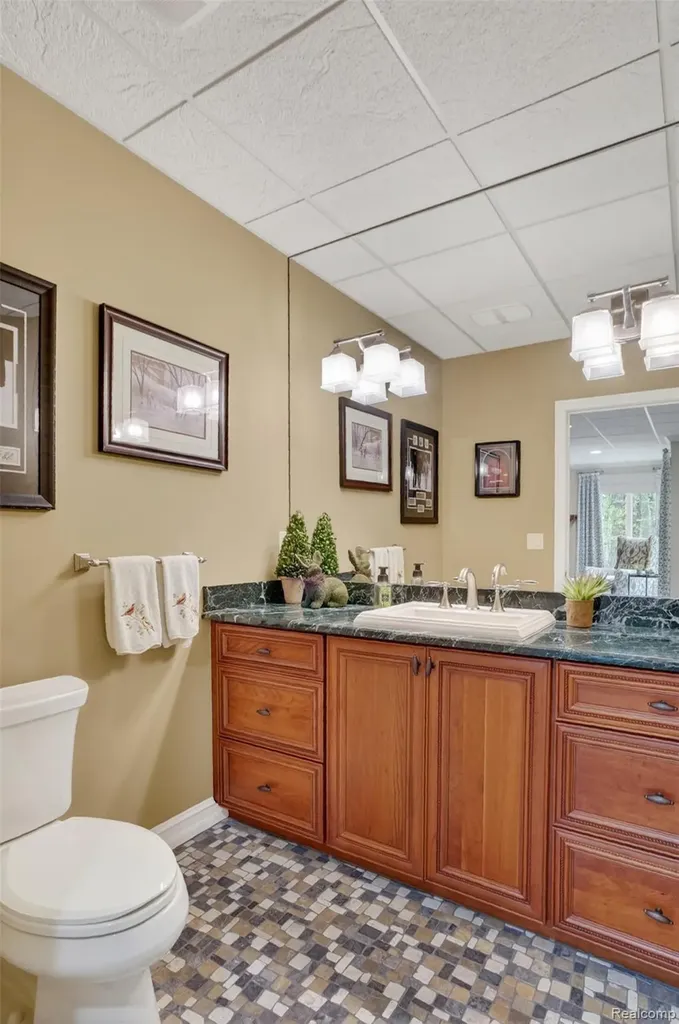 1867 Lincolnshire Drive Rochester Hills City MI 48309