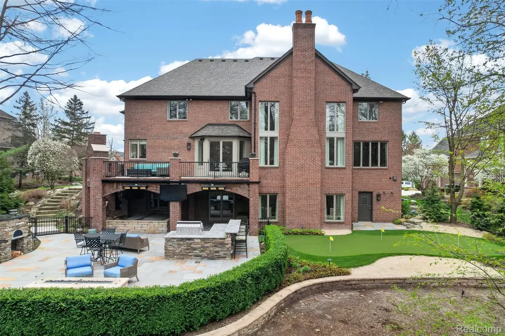 1867 Lincolnshire Drive Rochester Hills City MI 48309
