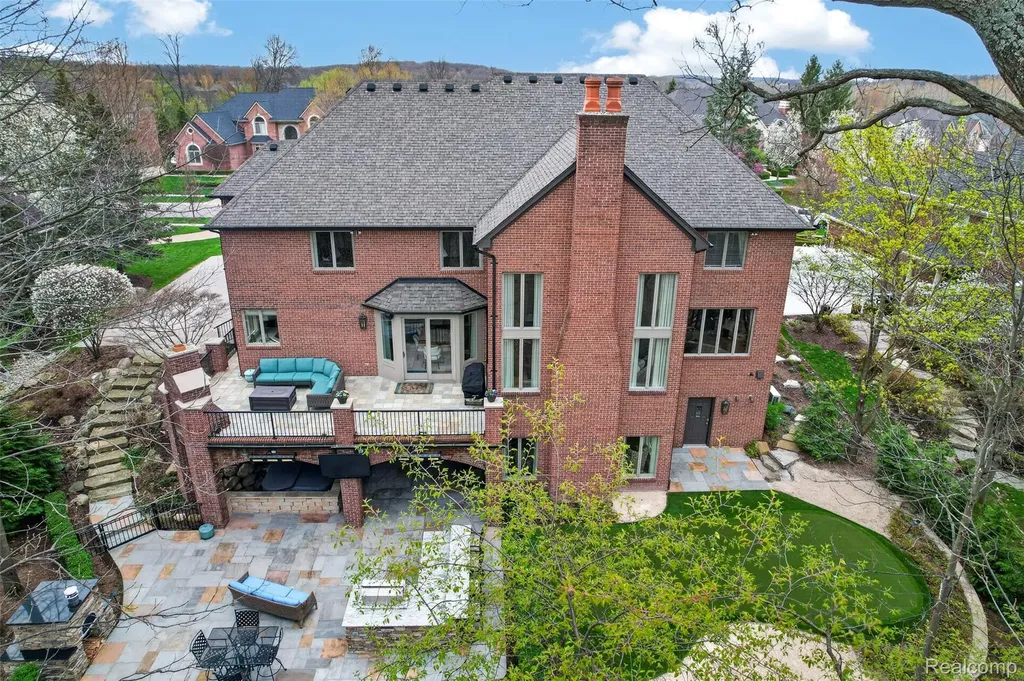 1867 Lincolnshire Drive Rochester Hills City MI 48309