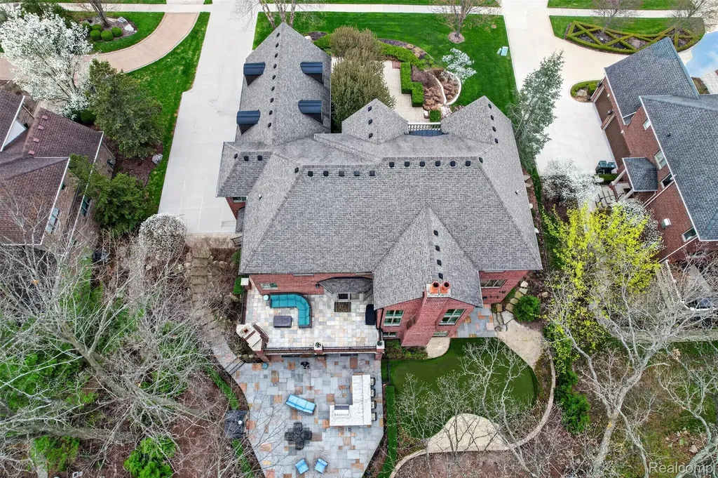 1867 Lincolnshire Drive Rochester Hills City MI 48309