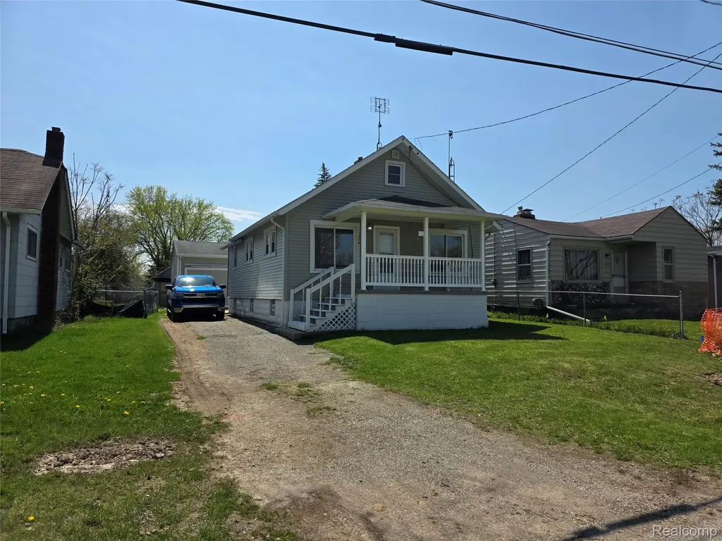 1236 Decamp Street Burton City MI 48529