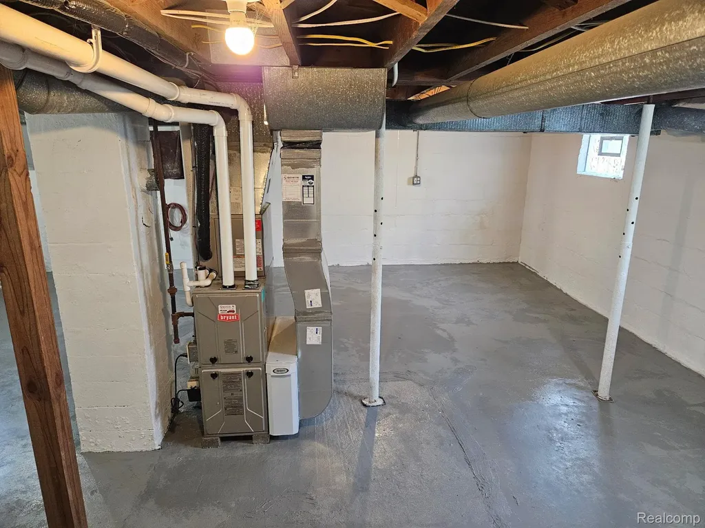 1236 Decamp Street Burton City MI 48529