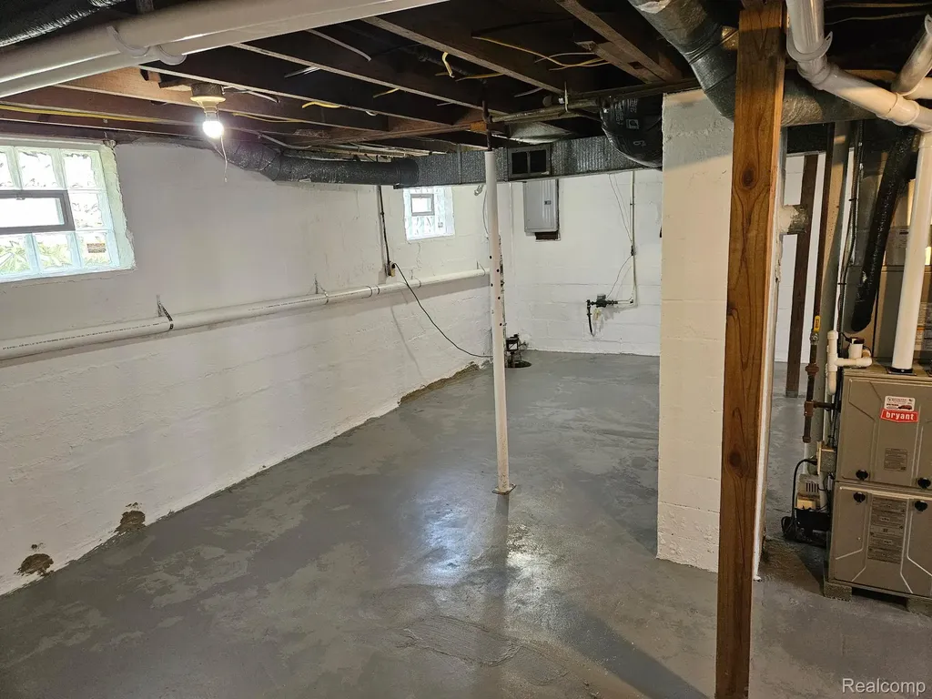 1236 Decamp Street Burton City MI 48529
